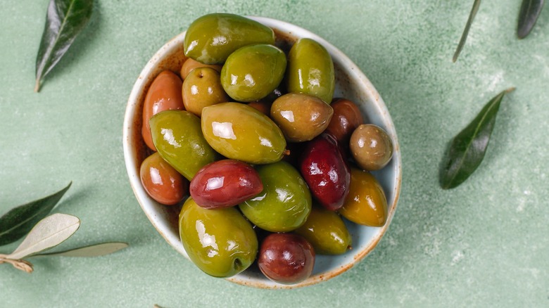 Bowl of mixed olives 