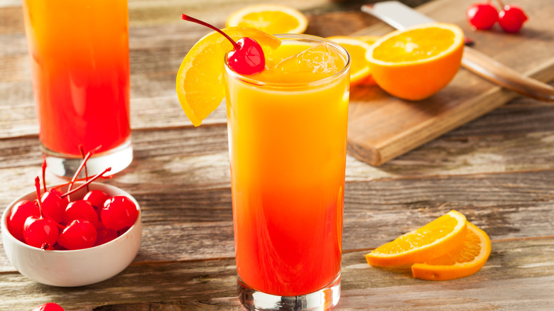 tequila sunrise cocktail