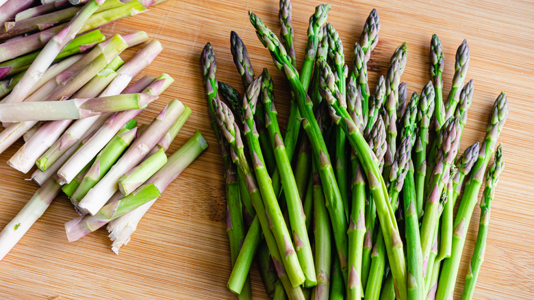 asparagus spears, prepped