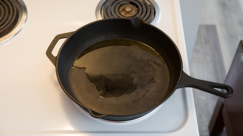 oil heating in iron pan