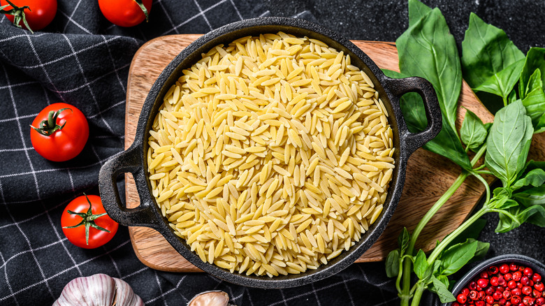 Raw orzo in a dish