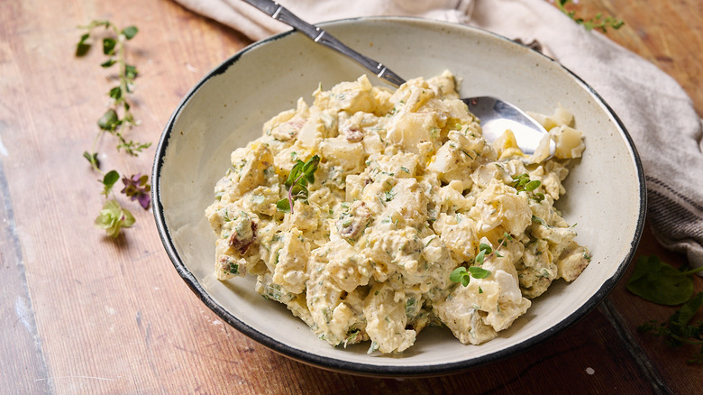 potato salad in bowl