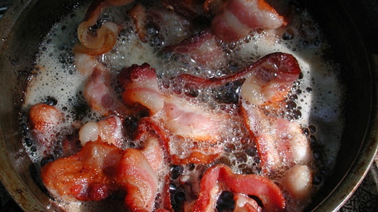 bacon frying rendering fat