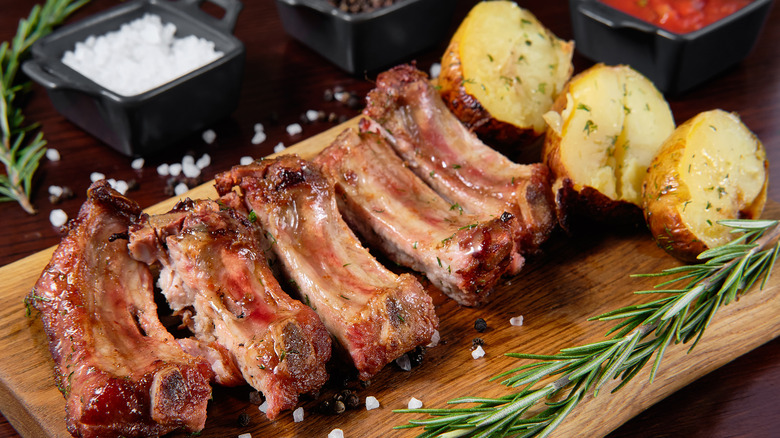 beef ribs with potatoes