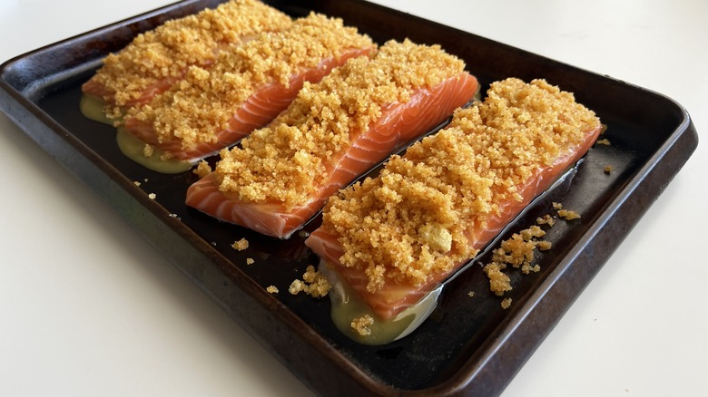 salmon fillets with crumb top