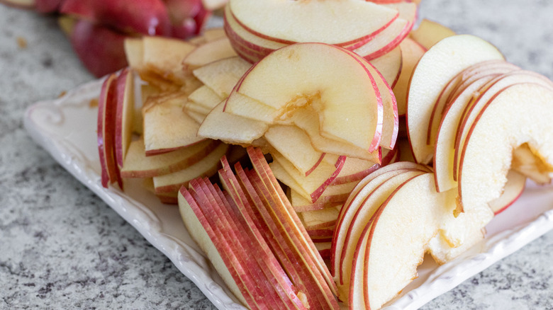 pile of sliced apples