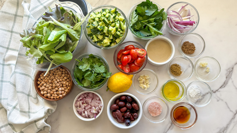 falafel salad ingredients