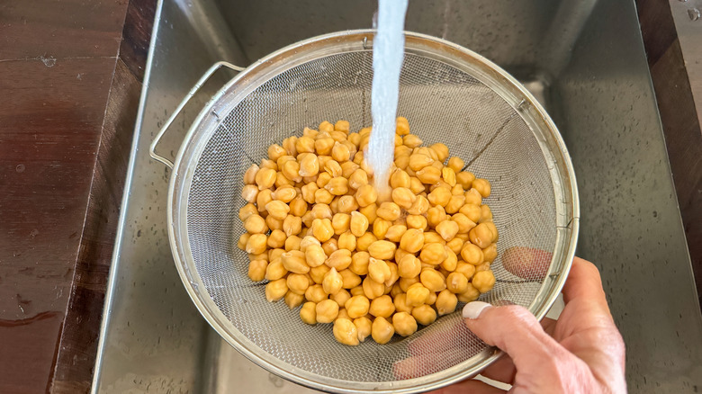 water rinsing chickpeas