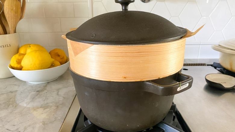 steamer on top of pot