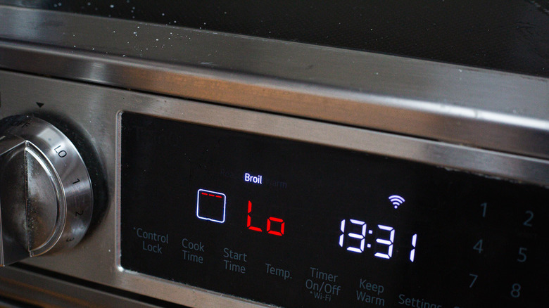 Oven set to low broil