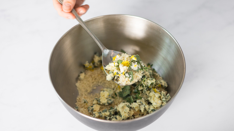 The panko blue cheese mixture in bowl 