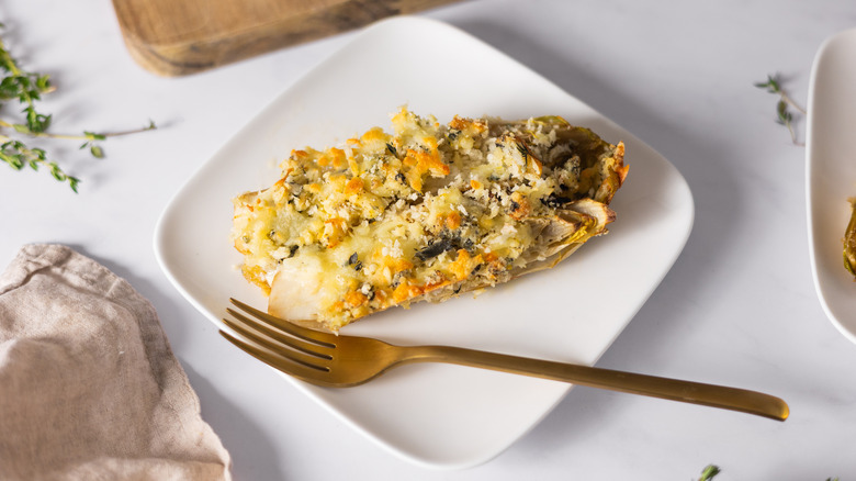 Endive gratin on a serving plate 