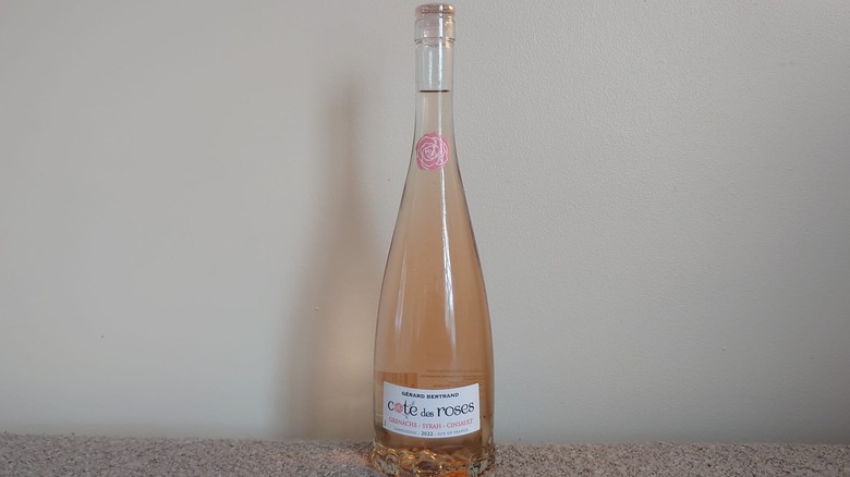 Cote des Roses rosé bottle