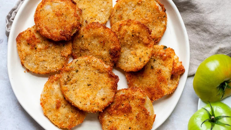 slices of fried green tomatoes