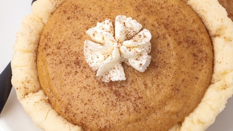 Crumbl pumpkin pie cookie