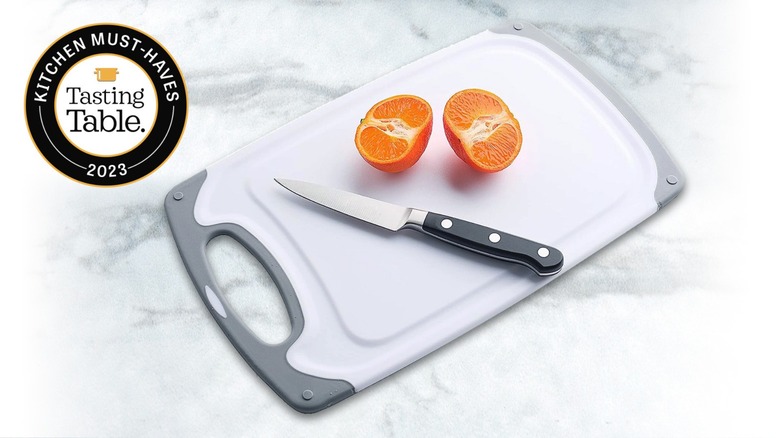 Freshware plastic cutting board set