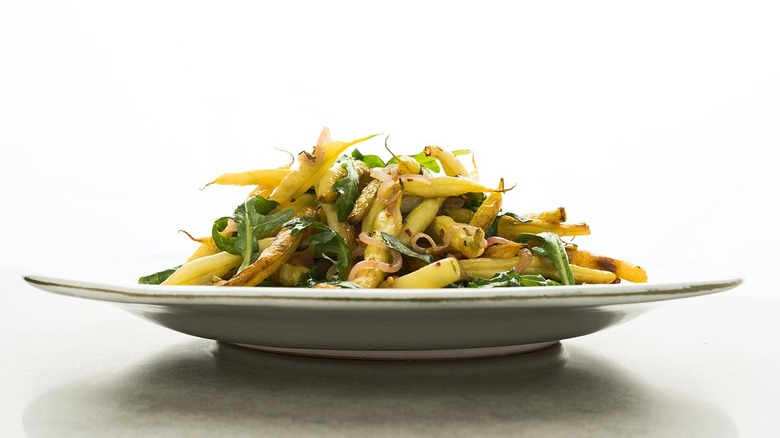 bowl of yellow wax beans