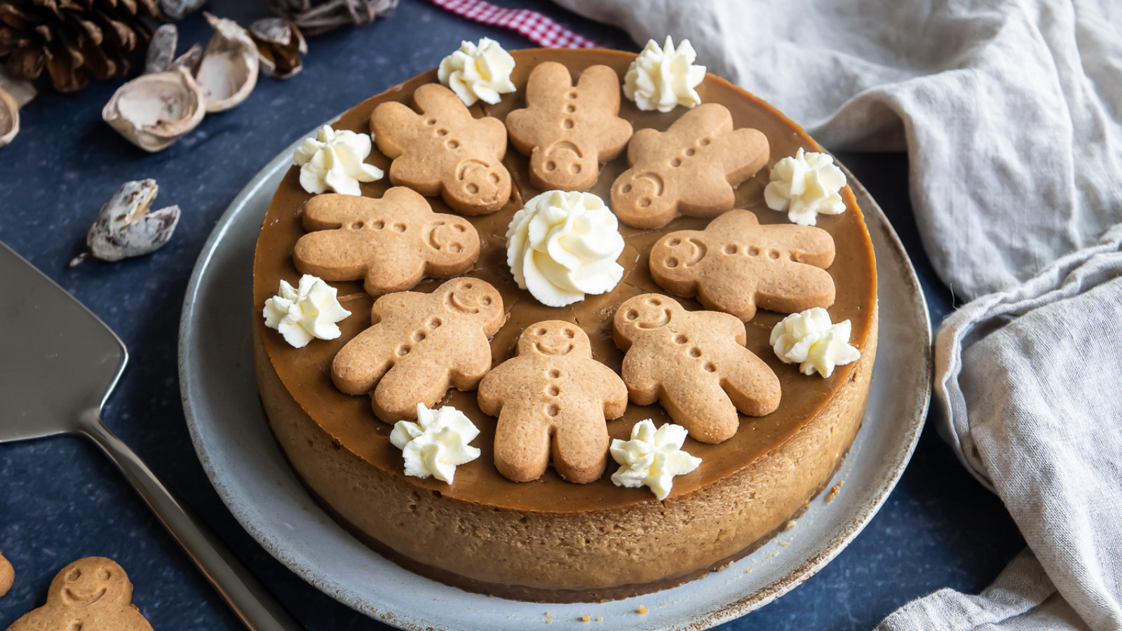 Gingerbread Cheesecake Cookie Cups