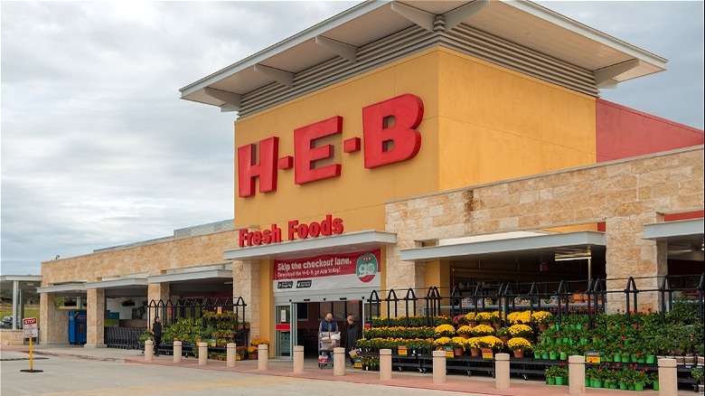 H-E-B storefront