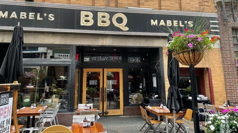 Front of Mabel's BBQ