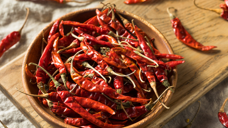 dried Chile de Árbol peppers