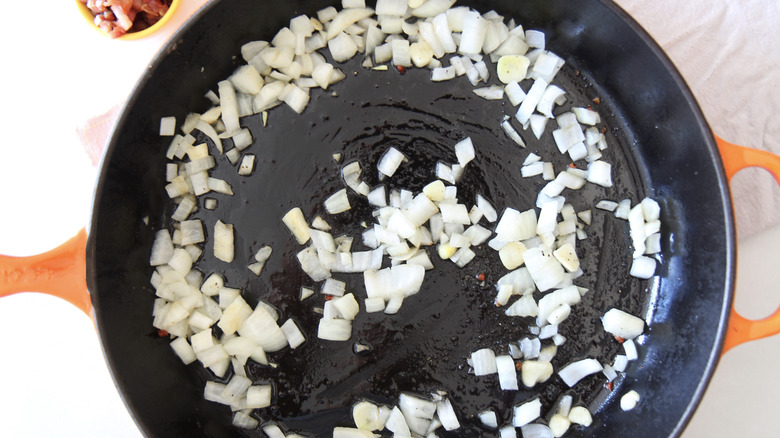 garlic and onion in a pan