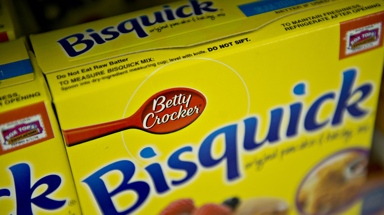 Bisquick box