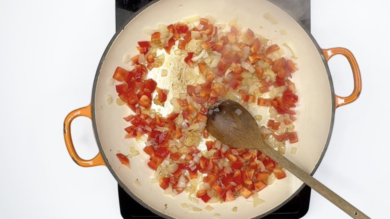 bell pepper and garlic in pan