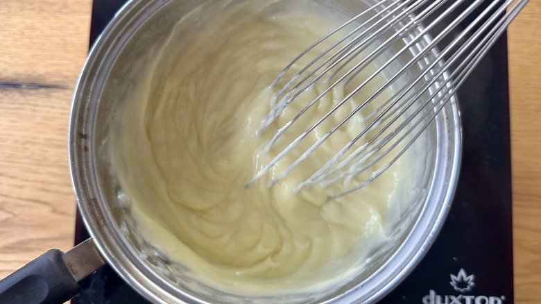 Vanilla pudding in pot