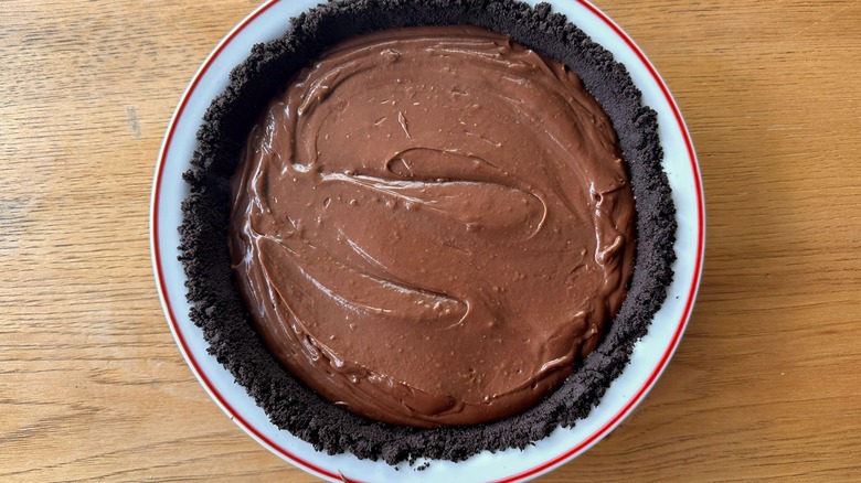 Chocolate pudding in Oreo crust