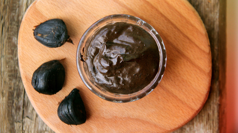 black garlic paste