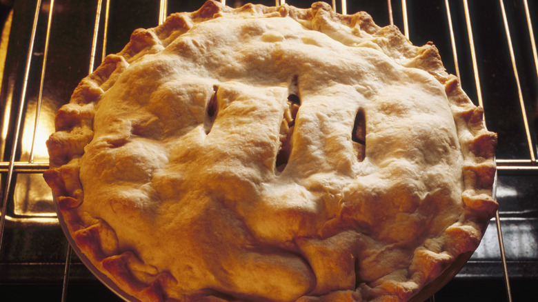 Apple pie in the oven