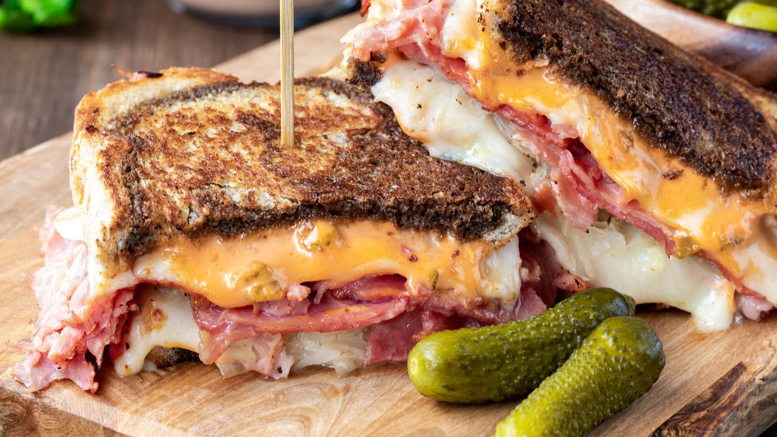 Blue Cheese Is The Tangy Ingredient That Will Upgrade Your Reuben Sandwich