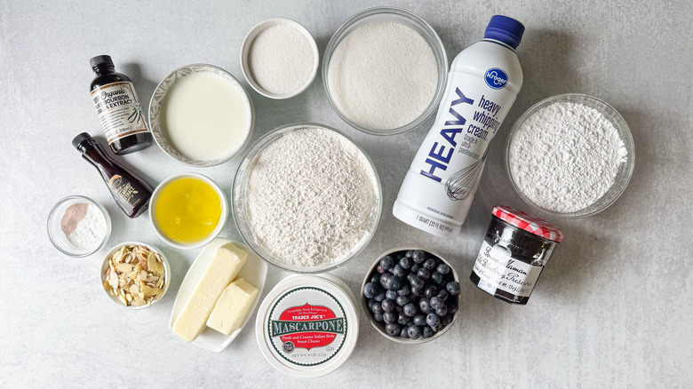 Blueberry and almond Chantilly cake ingredients