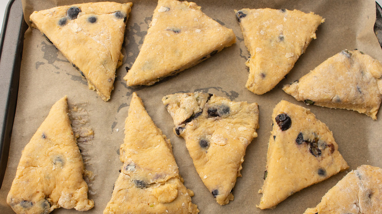 unbaked scones on baking sheet