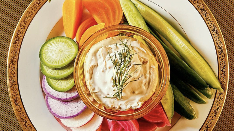 veggie plate with dip