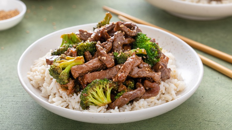 beef and broccoli on rice