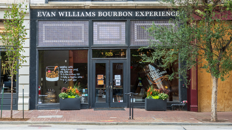 Evan Williams Bourbon Experience front