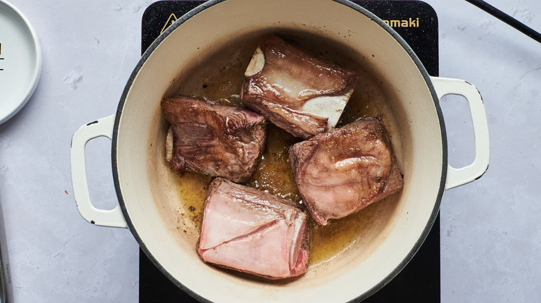 searing beef in dutch oven