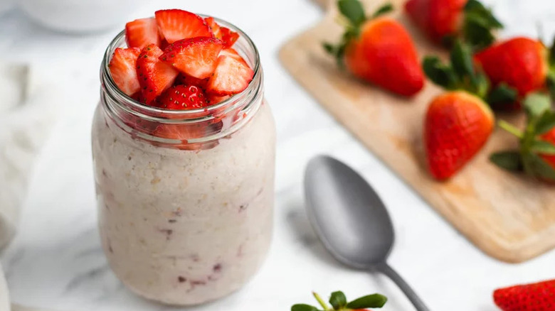 Strawberry Overnight Oats