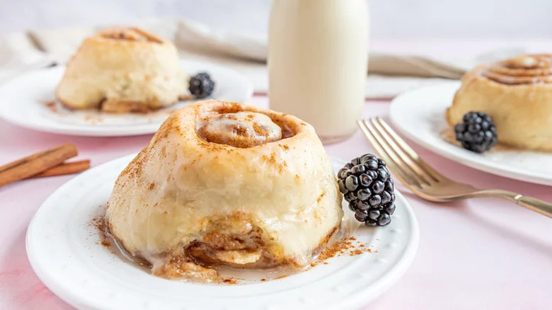 Vegan Cinnamon Rolls