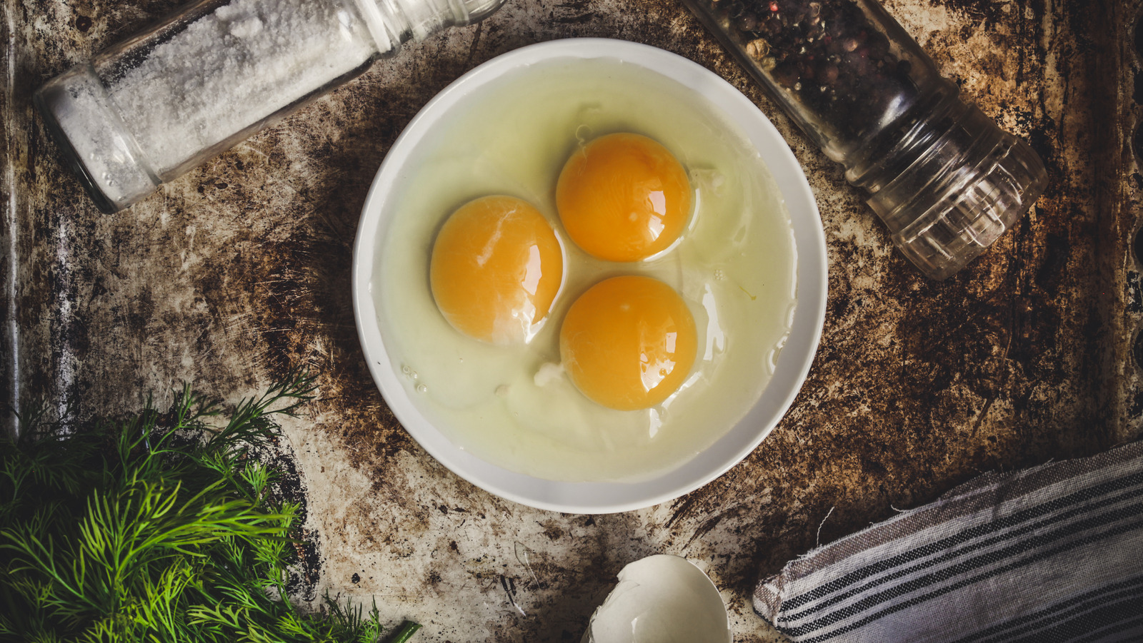 Shoppers, restaurants, bakeries bedeviled by soaring egg prices