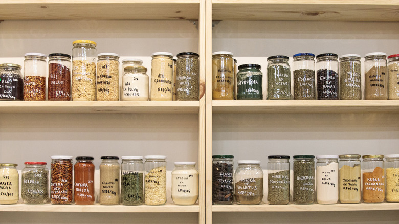 organized pantry shelves