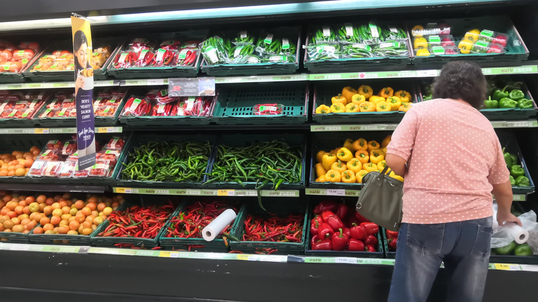 Grocery store produce shopper