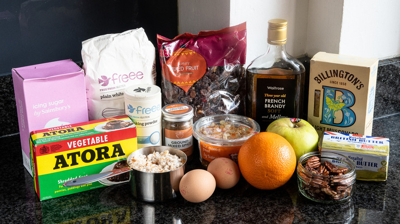 ingredients for christmas pudding