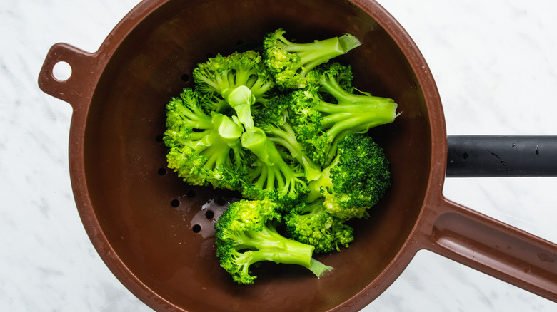 broccoli in colander 