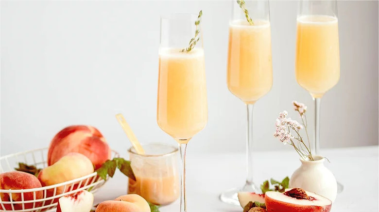 Fresh Peach Bellini Cocktail