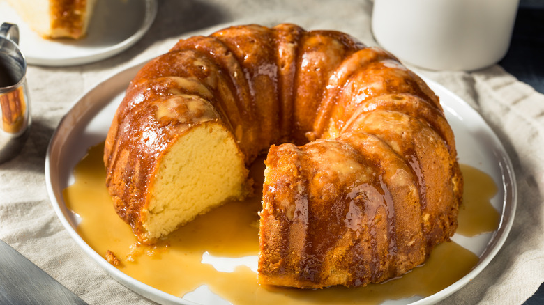 bundt cake with syrup