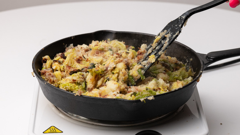 cooking bubble and squeak in cast iron pan