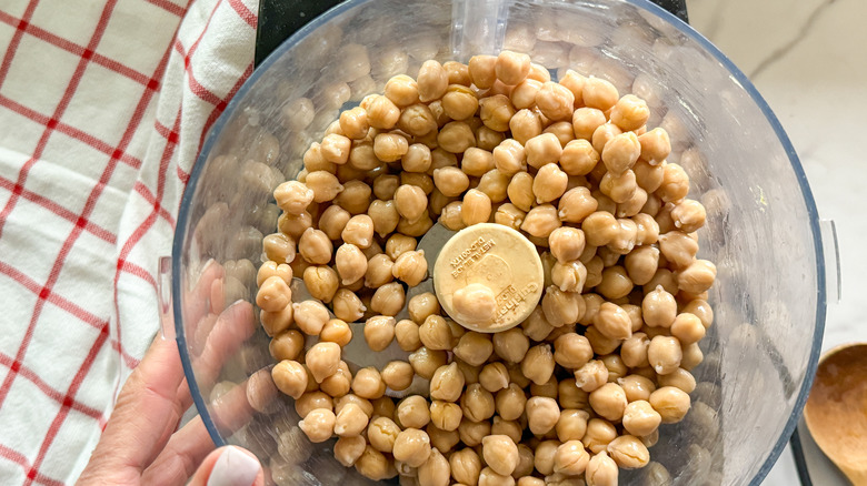 garbanzo beans in food processor